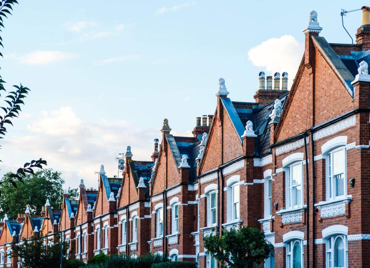 Fusionner 2 maisons mitoyennes : comment s’y prendre ?